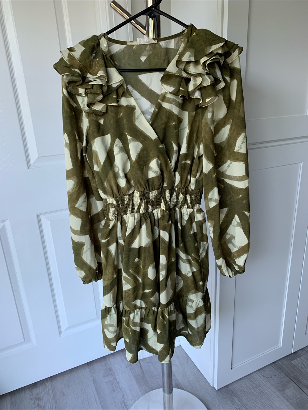entro Olive Green and Cream Patterned Dress, Size S.